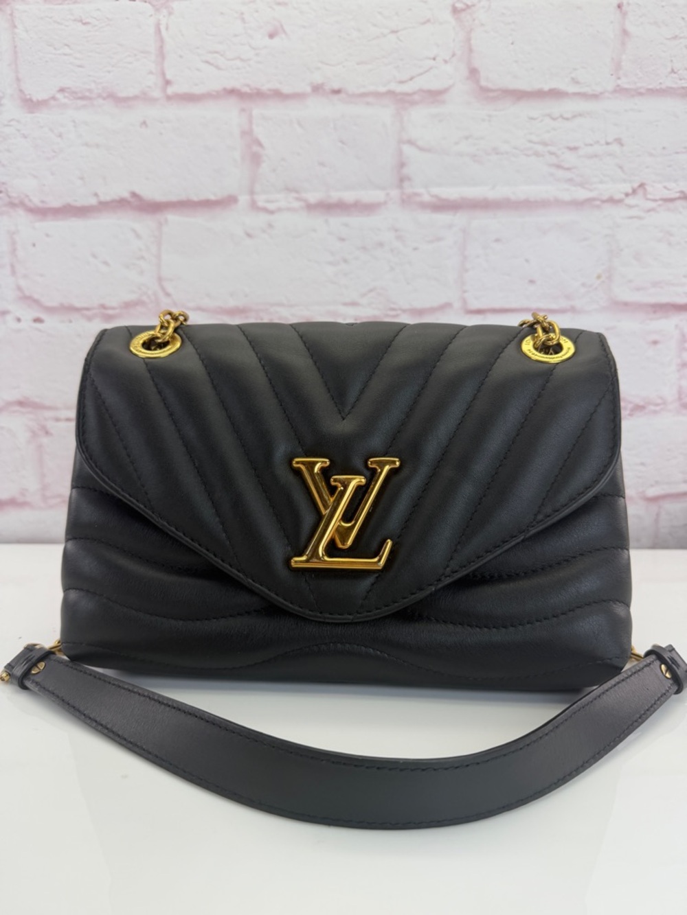 Louis Vuitton Black New Wave Quilted Leather Chain Shoulder Bag - Picture 2 of 16